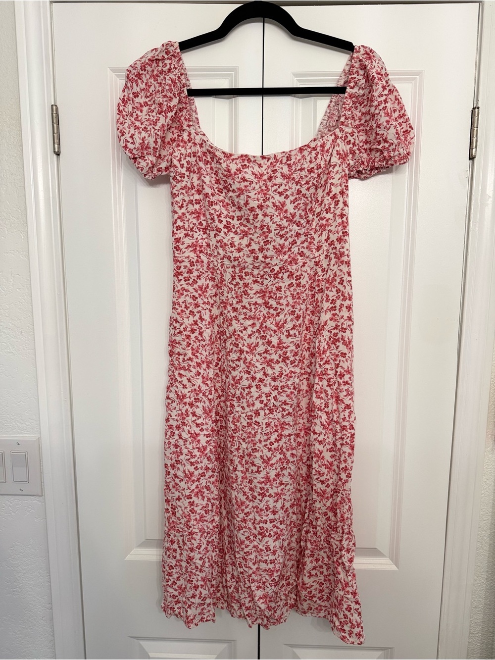Francesca’s Floral Ditsy Print Square-Neck Midi Dress in White and Red